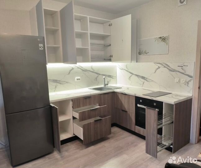 Кухня 2000х2400 под заказ