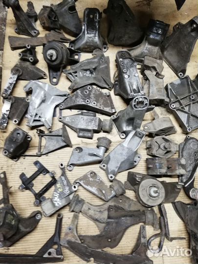 Кронштейн двигателя, коробки, опорный ауди