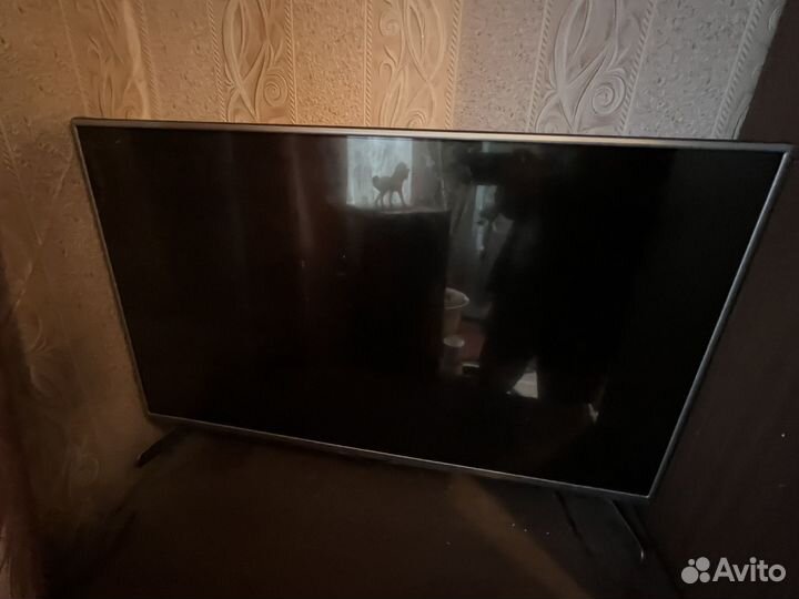 Телевизор LG 42 дюйма на запчасти