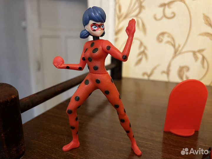 Игрушка Lady Bug из Kinder Maxi