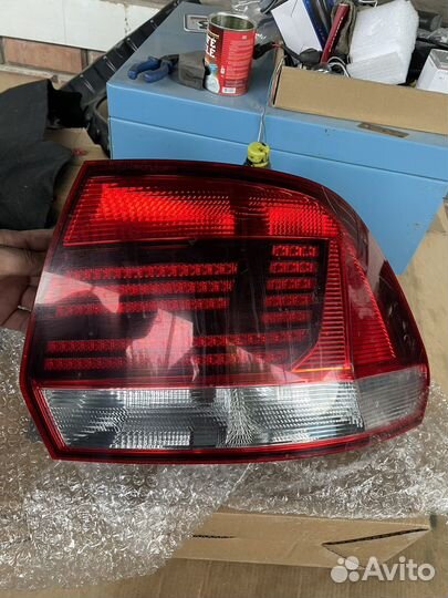 Фонарь задний правый на volkswagen polo