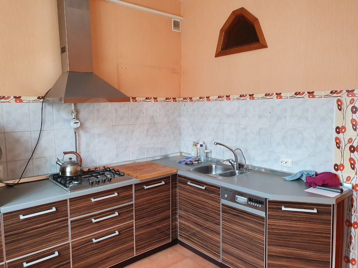 3-к. квартира, 75 м², 1/4 эт.