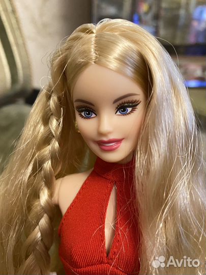 Барби коллекционная в красном платье