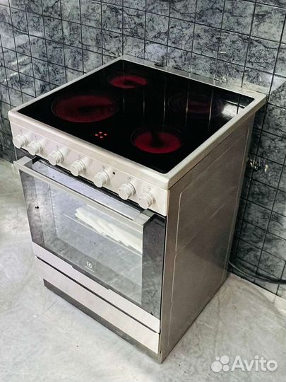 Плита электрическая Electrolux EKC 6150AOX