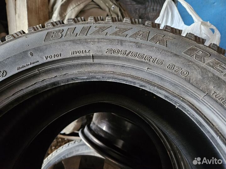 Bridgestone Blizzak Revo1 205/55 R15