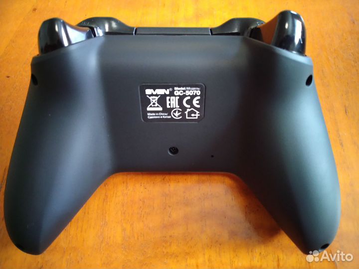 Продам Геймпад беспроводной sven GC-5070 черный