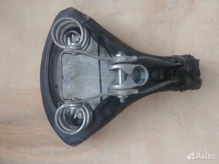 Велосипедное седло СССР мягкое Салют Кама пружины