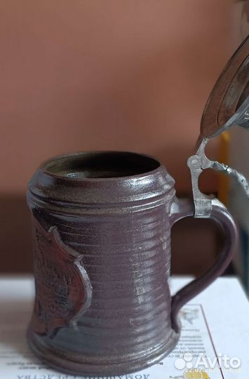 Пивная керамическая кружка с крышкой чехия