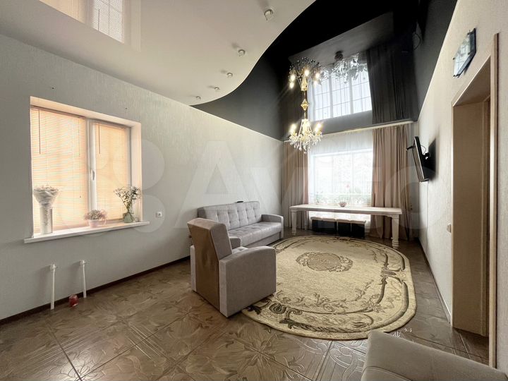 Дом 215,3 м² на участке 9,5 сот.