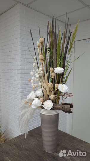 Цветочная композиция из сухоцветов