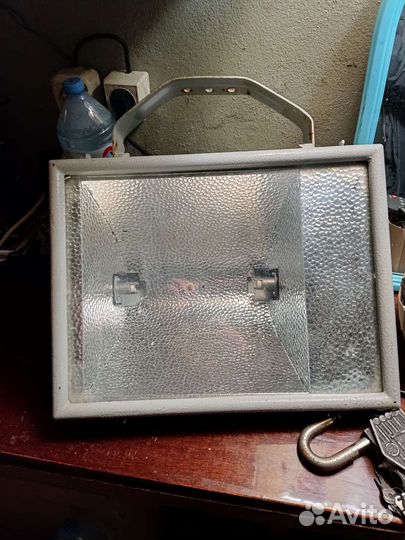 Прожектор уличный бу