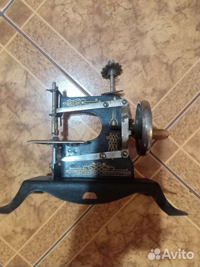 Швейная машина Метиз 2