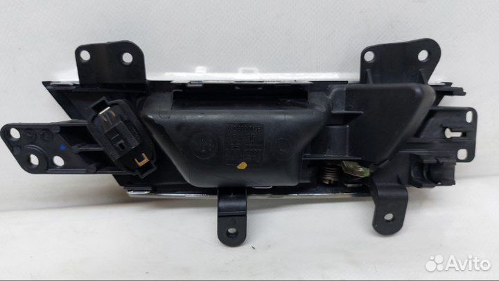 Ручка двери внутренняя задняя левая Audi A6 C6 3.2