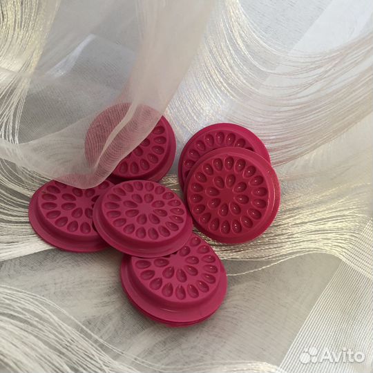 Палетки с лунками для клея