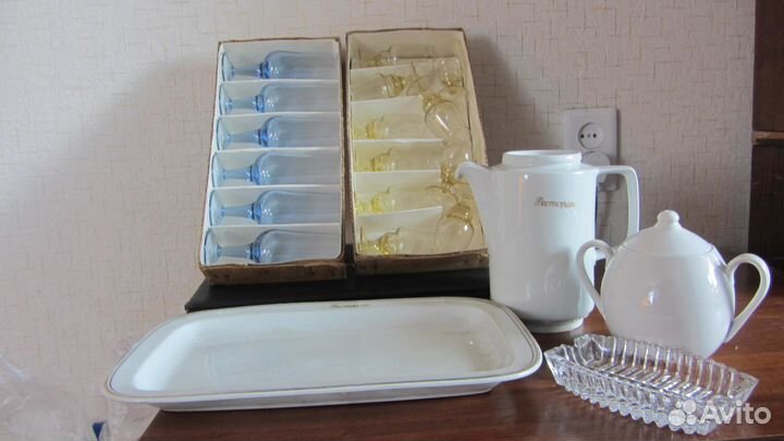 Фарфор -Чайники, сахарницы вазы (стекло) Салатницы