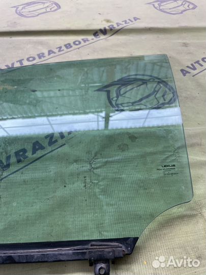 Стекло передней левой двери Lexus rx3
