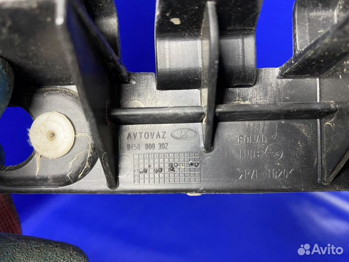 Кронштейн заднего бампера правый Largus Logan