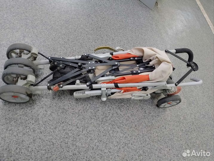 Прогулочная коляска трость