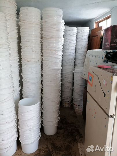 Бу ведра пластиковые