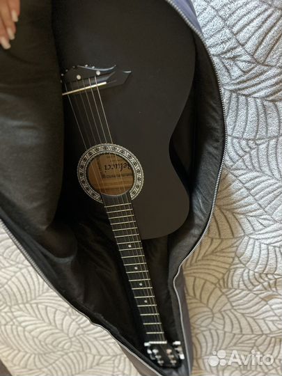 Акустическая гитара