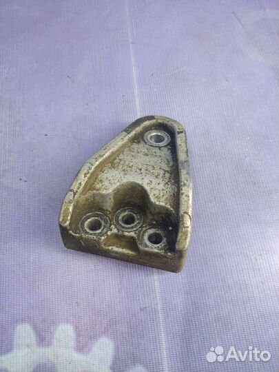 Кронштейн двигателя правый Kia Sportage 2