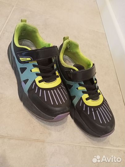 Кроссовки детские