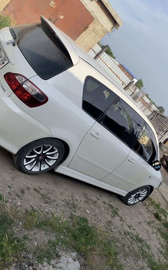 Toyota Ipsum: фото владельца