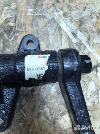 Маятниковый рычаг Mitsubishi L200