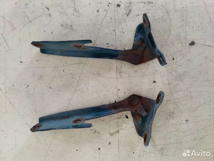 Петля капота mitsubishi lancer 7