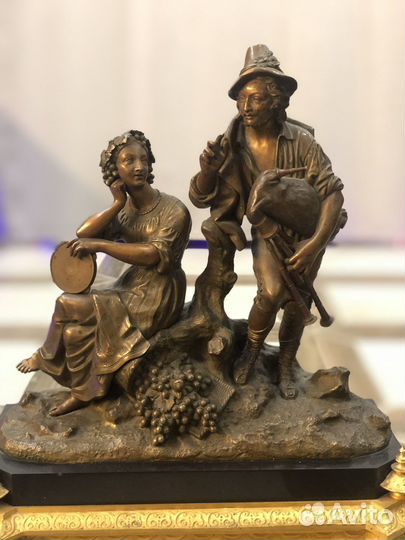 Настольные часы с подсвечниками