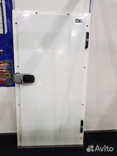 Дверь для холодильной камеры