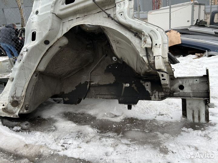 Четверть передняя правая Hyundai Grand Starex