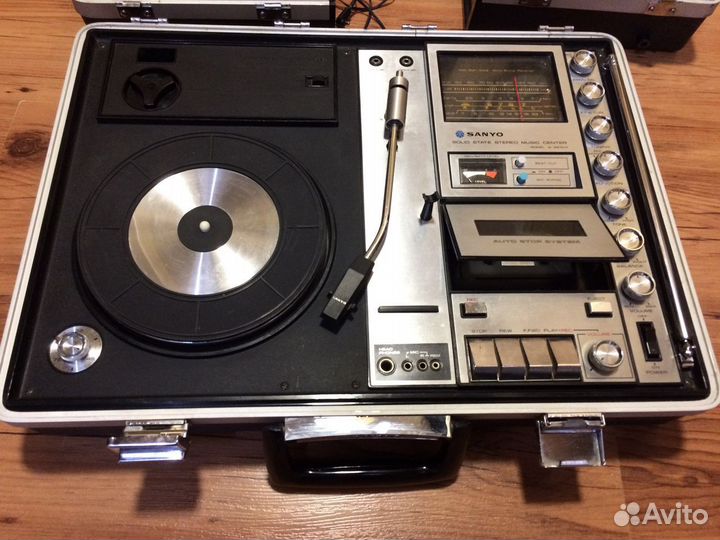 Музыкальный центр Sanyo G-2615H винтаж