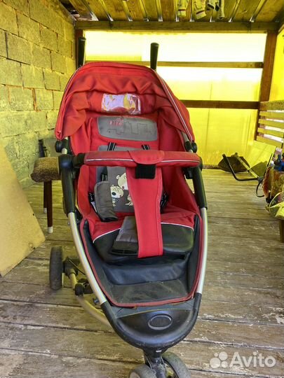 Прогулочная коляска