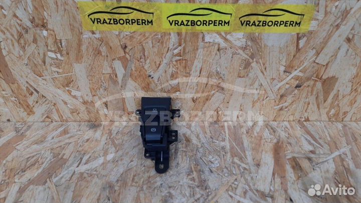 Блок управления стояночным тормозом Toyota Camry