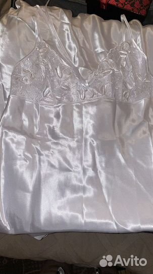 Длинный атласный халат