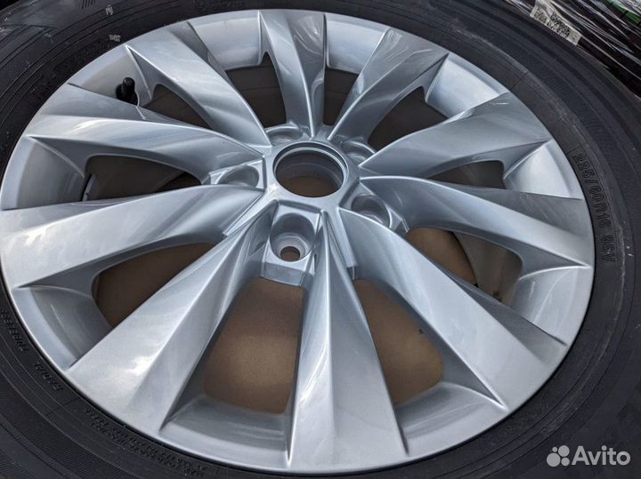 Новые колеса в сборе на Шкода Карок 225-60-16