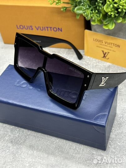 Солнцезащитные очки Louis Vuitton