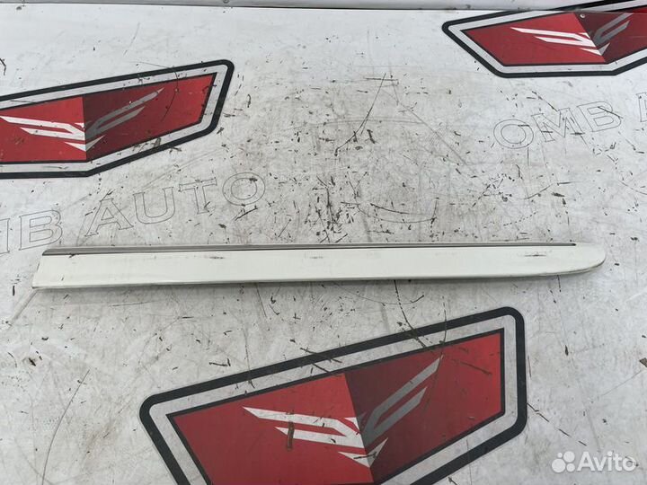 Молдинг задней левой двери Мерседес W211