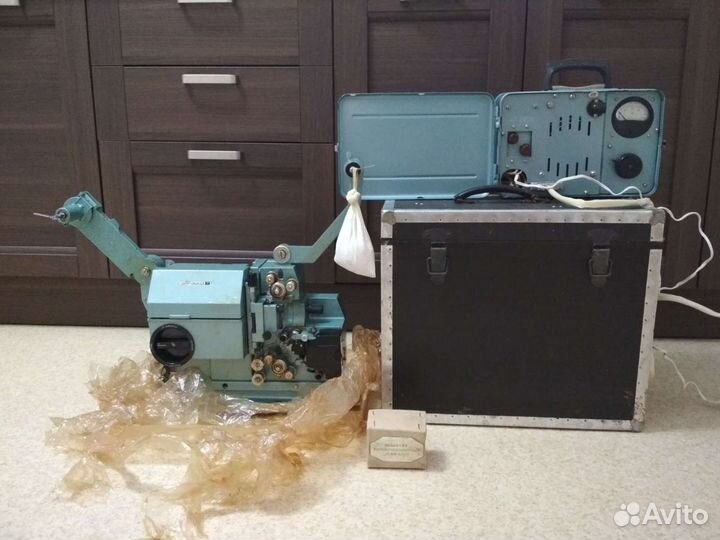 Кинопроектор Украина 7