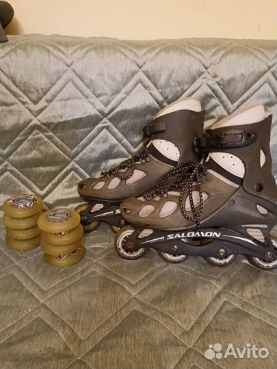 Роликовые коньки