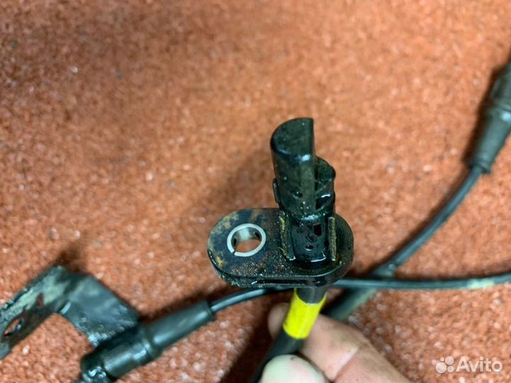 Датчик ABS передний правый Kia Rio 4 хэтчбек 1.4