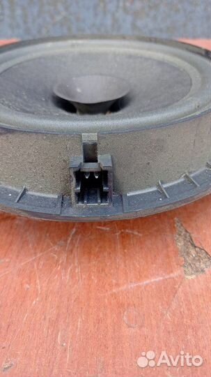 Динамик двери задний левый Nissan Juke F15 1.6