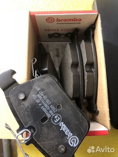 Клодки тормозные задние brembo