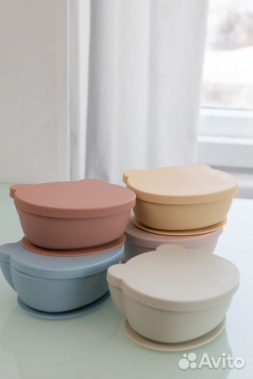 Тарелка детская силиконовая на присоске с крышкой