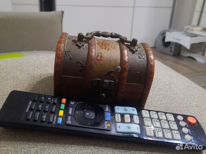 Сундук деревянный