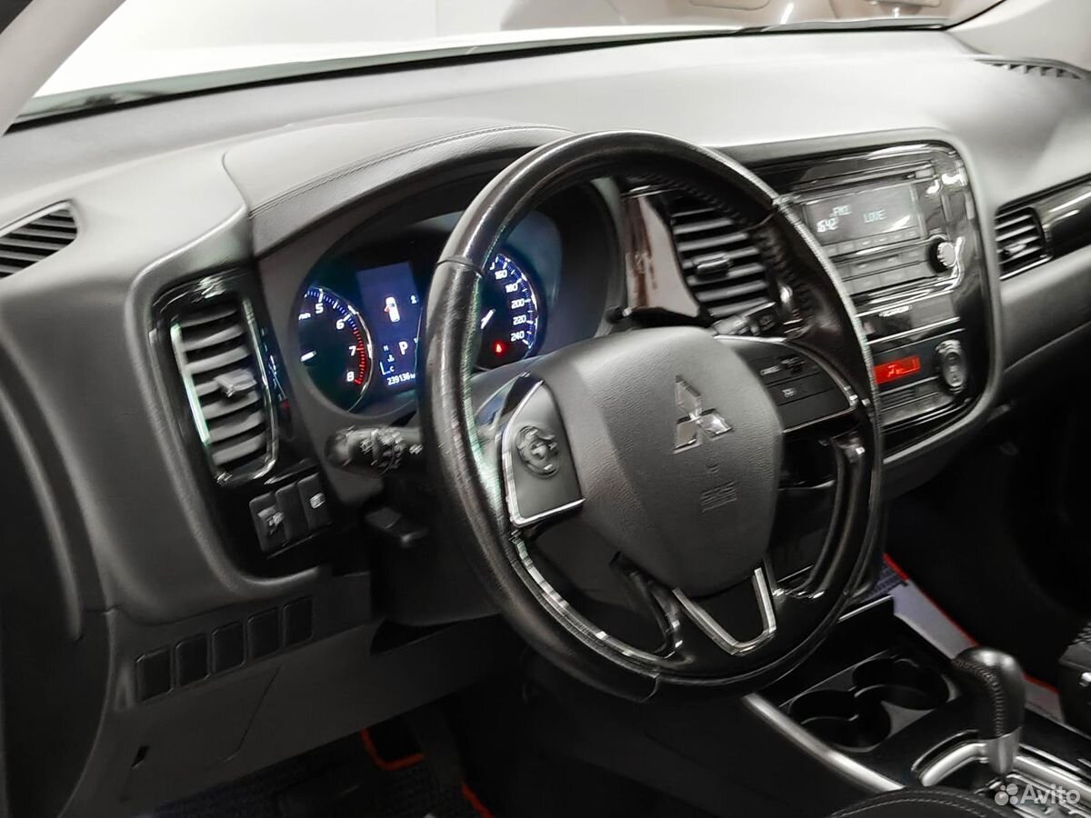 Mitsubishi Outlander 2.0 CVT, 2018, 239 133 км, фото 11