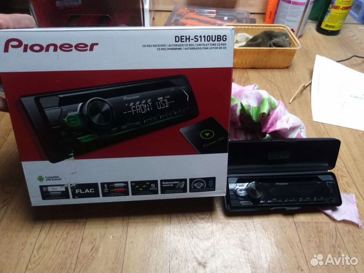 Продам автомагнитолу пионер и 4 динамика