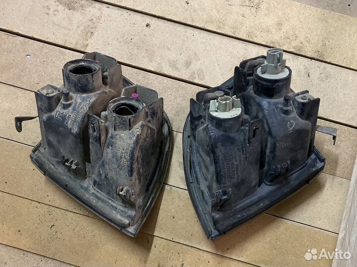 Габариты Pajero 2 рестайл MR376366 MR376367