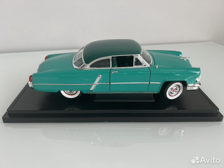 1/18 Lincoln Capri Road Signature